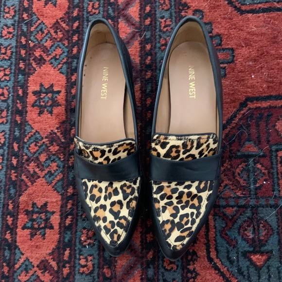 Nine West Cheetah Pointed Toe Loafers Size 8 - Picture 2 of 4